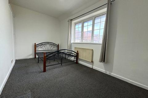 2 bedroom terraced house to rent, Darcy Gardens, Dagenham RM9