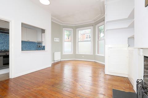 2 bedroom flat to rent, Stapleton Hall Road, Storud Green, London N4