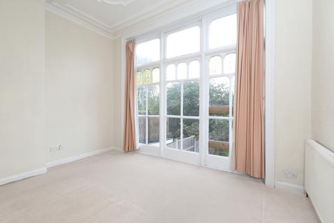 2 bedroom flat to rent, Stapleton Hall Road, Storud Green, London N4