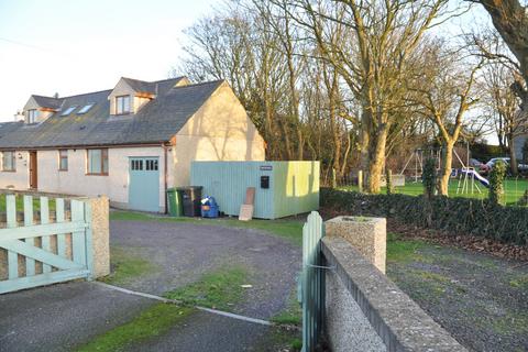 4 bedroom detached bungalow to rent, Bryncoed, Holyhead, LL65