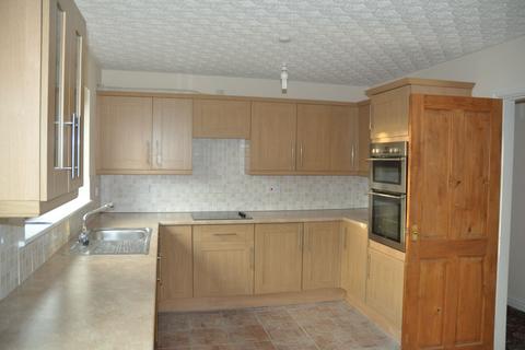 4 bedroom detached bungalow to rent, Bryncoed, Holyhead, LL65