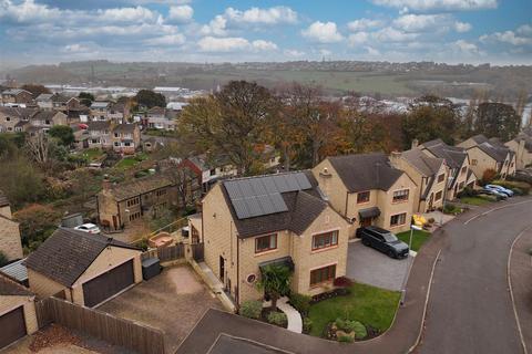 4 bedroom detached house for sale, 26, Woodhouse Gardens, Brighouse, Yorkshire, HD6 3UH