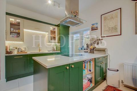 2 bedroom ground floor flat for sale, Cedar Road, London, NW2