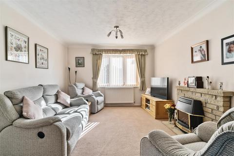 4 bedroom detached house for sale, Danes Close, Chippenham