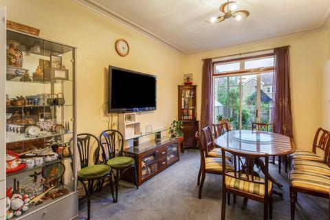 16 Leyborne Avenue, London, W13 9RB