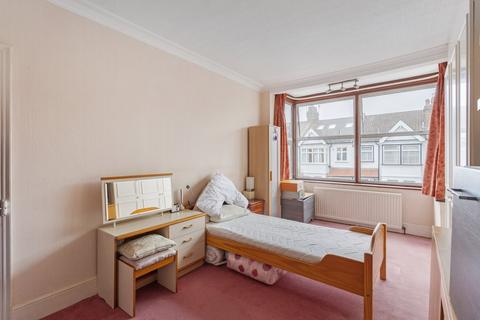 16 Leyborne Avenue, London, W13 9RB
