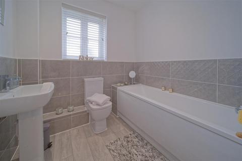 4 bedroom detached house for sale, Berry Way, Park Gate SO31