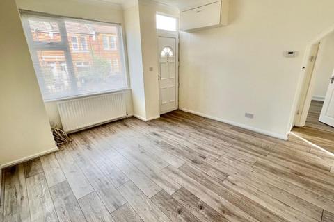 2 bedroom ground floor flat to rent, Buller Road, Brighton BN2