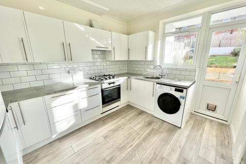 2 bedroom ground floor flat to rent, Buller Road, Brighton BN2