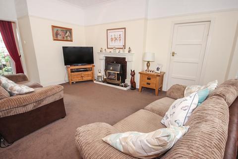 2 bedroom ground floor maisonette for sale, Chequers Lane, Walton On The Hill, Tadworth, Surrey. KT20 7RD