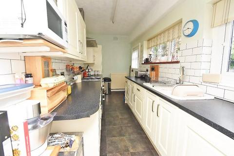 2 bedroom ground floor maisonette for sale, Chequers Lane, Walton On The Hill, Tadworth, Surrey. KT20 7RD