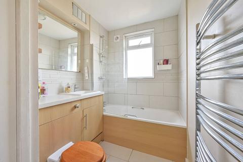 2 bedroom flat to rent, Putney Hill, Putney Heath, London, SW15