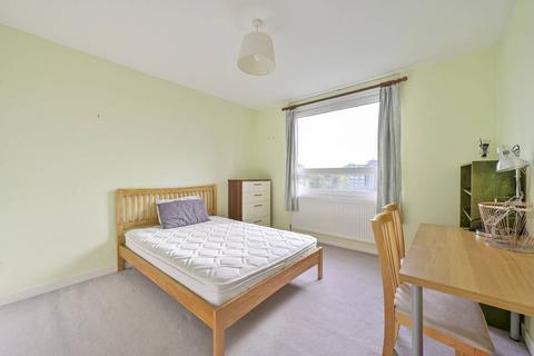 2 bedroom flat to rent, Putney Hill, Putney Heath, London, SW15