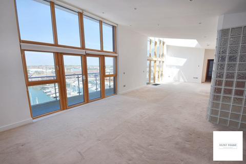 3 bedroom penthouse for sale, Midway Quay, Eastbourne BN23