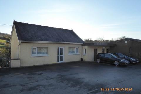 2 bedroom flat to rent, Gerynant, Capel Dewi, Carmarthen