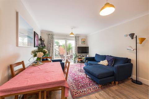 2 bedroom terraced house for sale, Linnet Mews, London, SW12