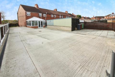 3 bedroom terraced house for sale, Leeds Road, Castleford WF10