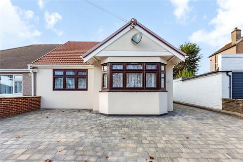 4 bedroom bungalow for sale, Alma Avenue, Hornchurch, RM12