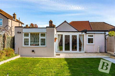 4 bedroom bungalow for sale, Alma Avenue, Hornchurch, RM12