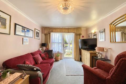 1 bedroom flat for sale, Sovereign House, Yeading Lane, Hayes, UB4 0XP