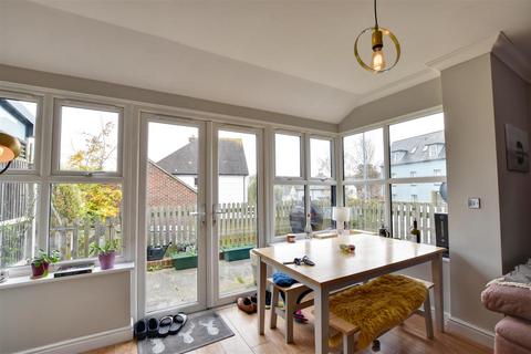 4 bedroom semi-detached house for sale, Benson Way, Rye