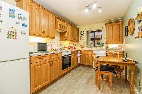 2 bedroom ground floor flat for sale, St. Peters Court, Wakefield WF4