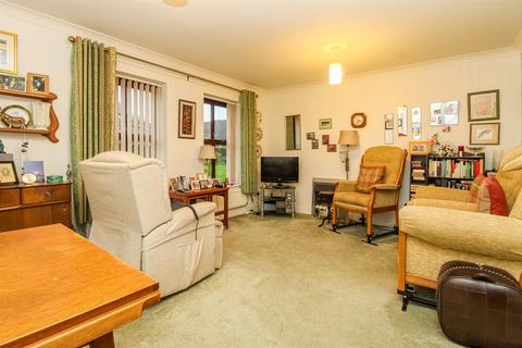 2 bedroom ground floor flat for sale, St. Peters Court, Wakefield WF4