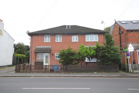 2 bedroom semi-detached house to rent, Ongar Road, Brentwood CM15