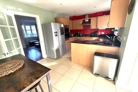 3 bedroom semi-detached house for sale, Hunnisett Close, Selsey