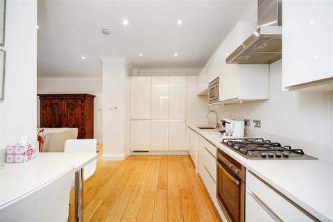 2 bedroom apartment for sale, Ennismore Gardens, Knightsbridge SW7