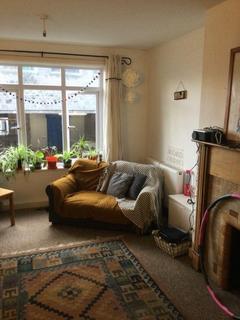 3 bedroom flat to rent, Webber Street, Falmouth