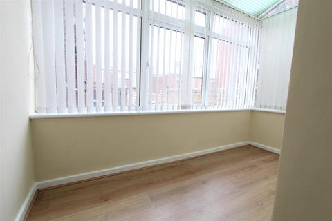 2 bedroom flat for sale, Julian Street, South Shields NE33