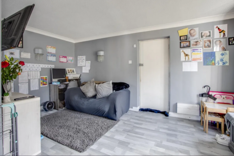 2 bedroom flat to rent, High Wycombe HP13