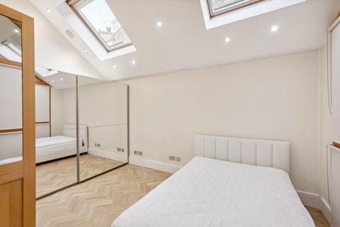 3 bedroom terraced house to rent, Moreton Terrace Mews South, London, SW1V