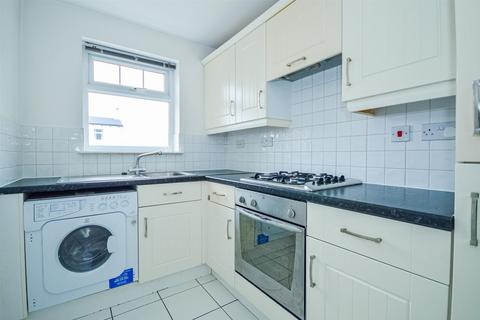 2 bedroom terraced house for sale, Denby Dale Road West, Calder Grove WF4