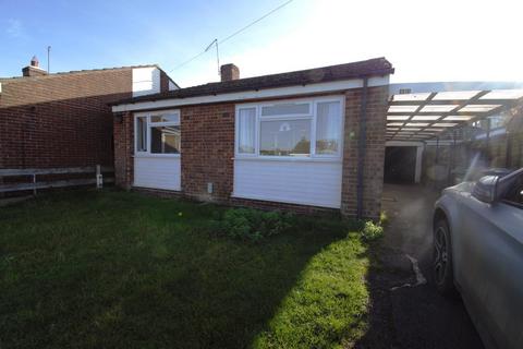 2 bedroom semi-detached bungalow to rent, Stoney Piece Close, Bozeat, Northamptonshire NN29