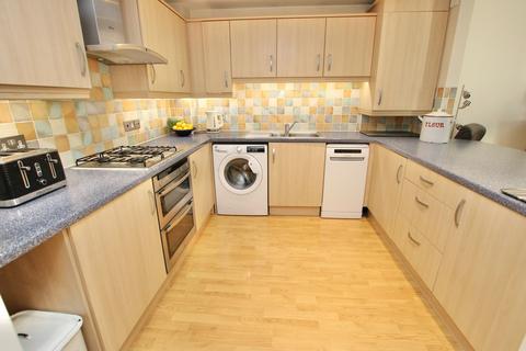 2 bedroom flat for sale, Beaconsfield Road, Dover, Kent