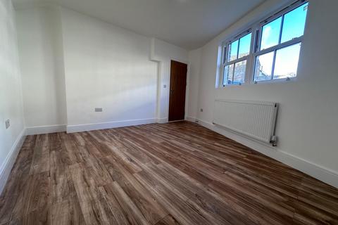 2 bedroom flat to rent, London SW6