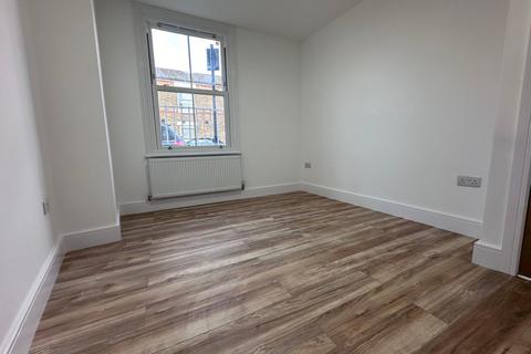 2 bedroom flat to rent, London SW6