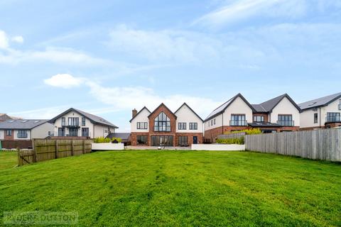 5 bedroom detached house for sale, Arncliffe Rise, Oldham, Greater Manchester, OL4