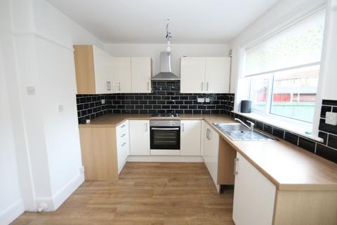 3 bedroom terraced house to rent, Sandhurst Road, Rainhill, L35