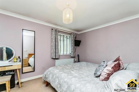 12 Bourne Mews, Godstone, RH9 8AR