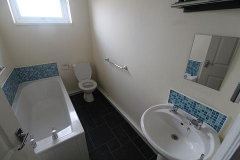 2 bedroom flat to rent, Kingsway, Blyth, NE24