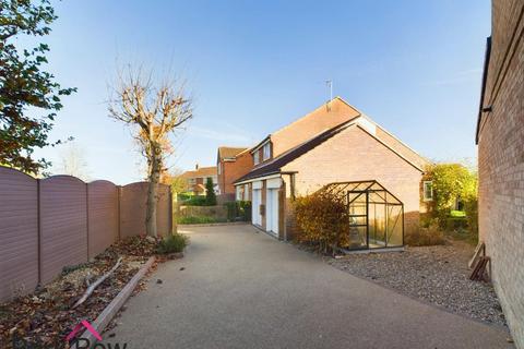 3 bedroom detached house for sale, The Fairway, Sherburn In Elmet, Leeds