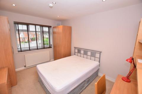 2 bedroom flat to rent, Lyndale Road, Whoberley, Coventry