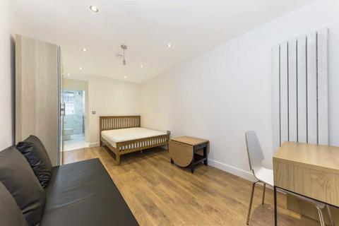 Studio to rent, New Park Road, London SW2