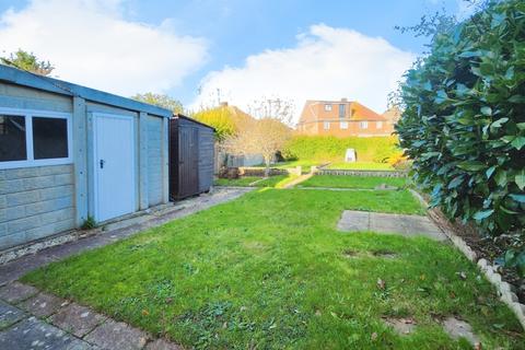 3 bedroom semi-detached house to rent, The Strand Goring-By-Sea BN12