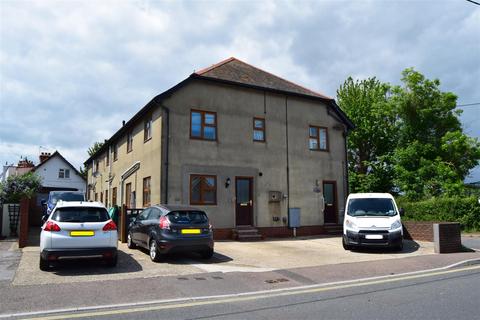 3 bedroom apartment to rent, Fore Street, Seaton