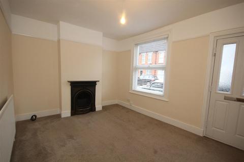 3 bedroom cottage to rent, North Road Avenue, brentwood