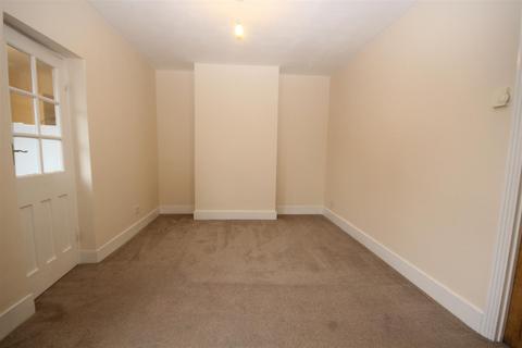 3 bedroom cottage to rent, North Road Avenue, brentwood